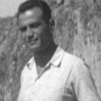 Nikos  Karouzos